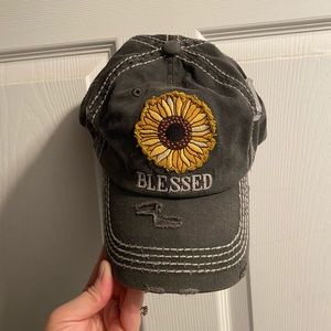 KBETHOS Vintage hat, brand NEW grey with sunflower "Blessed"